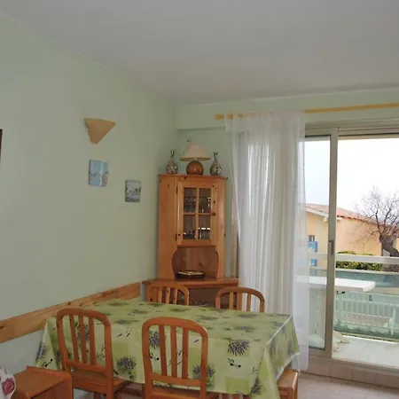 Daire Le Lavandou, T2 4 Pers A 10m Avec Parking - Fr-1-803-90