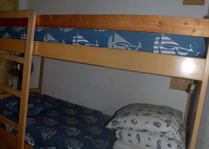 Le Lavandou, T2 4 Pers A 10m Avec Parking - Fr-1-803-90