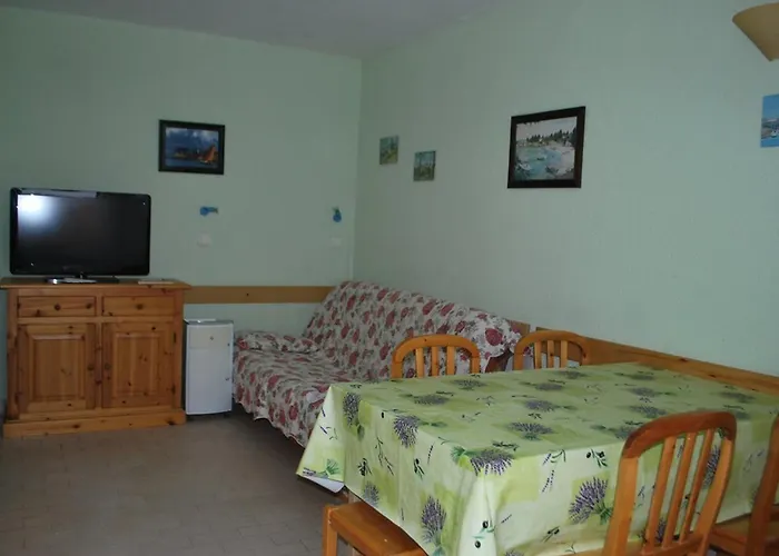 Le Lavandou, T2 4 Pers A 10m Avec Parking - Fr-1-803-90